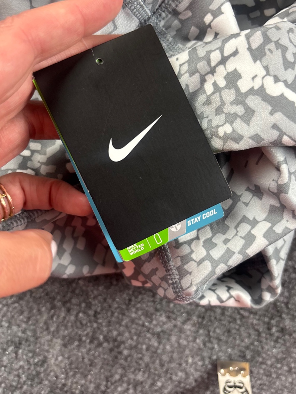 NIKE Women’s Dri-Fit Athletic Leggings Grey/White Pixelated Camouflage NWT Small - Picture 5 of 9